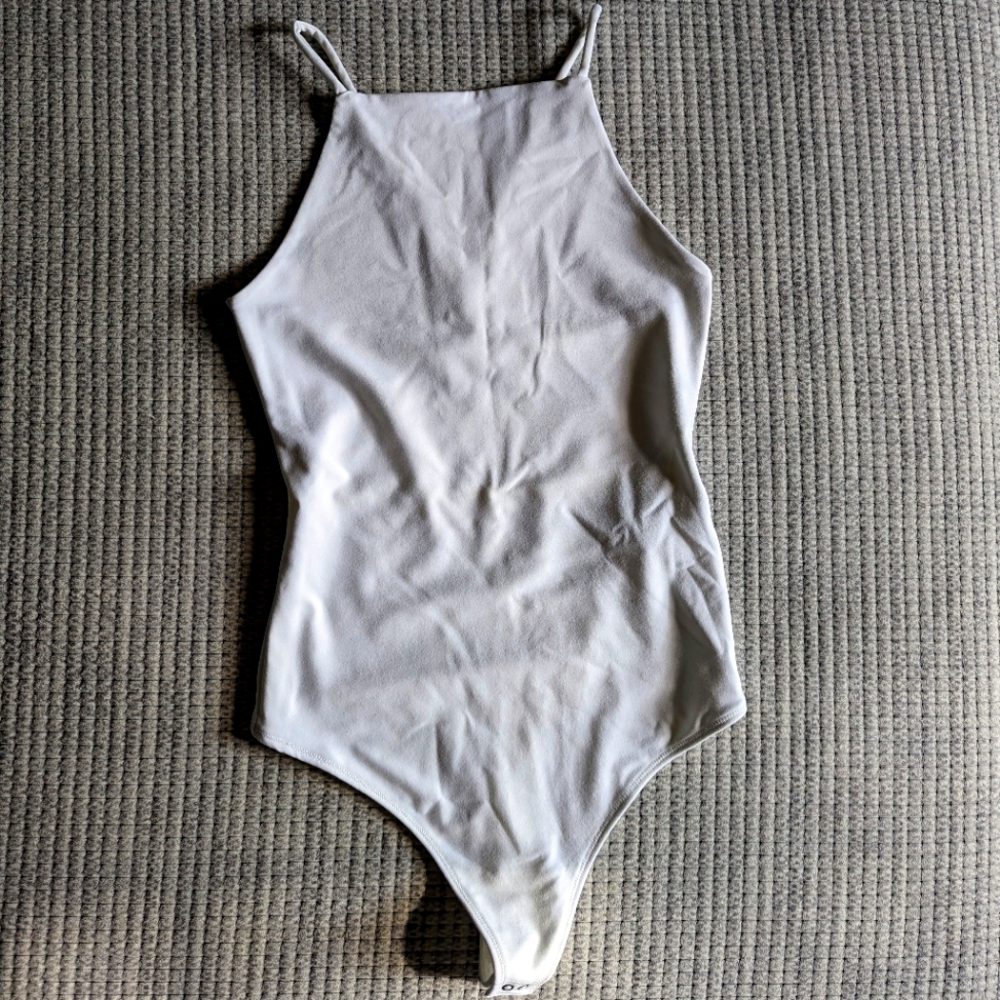 Abercrombie & Fitch white racer back bodysuit size Small